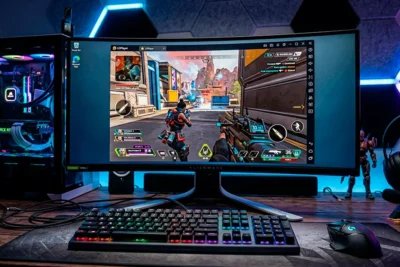 Pantalla de computadora mostrando el emulador Android NoxPlayer6 ejecutando aplicaciones móviles